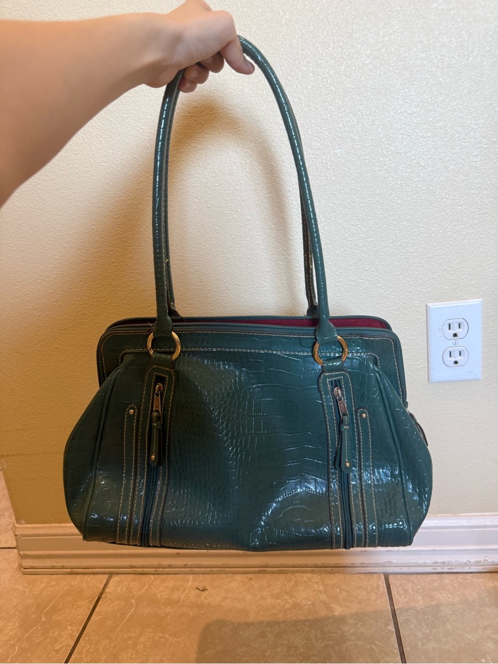liz & co. Emerald Croc-Embossed Shoulder Bag